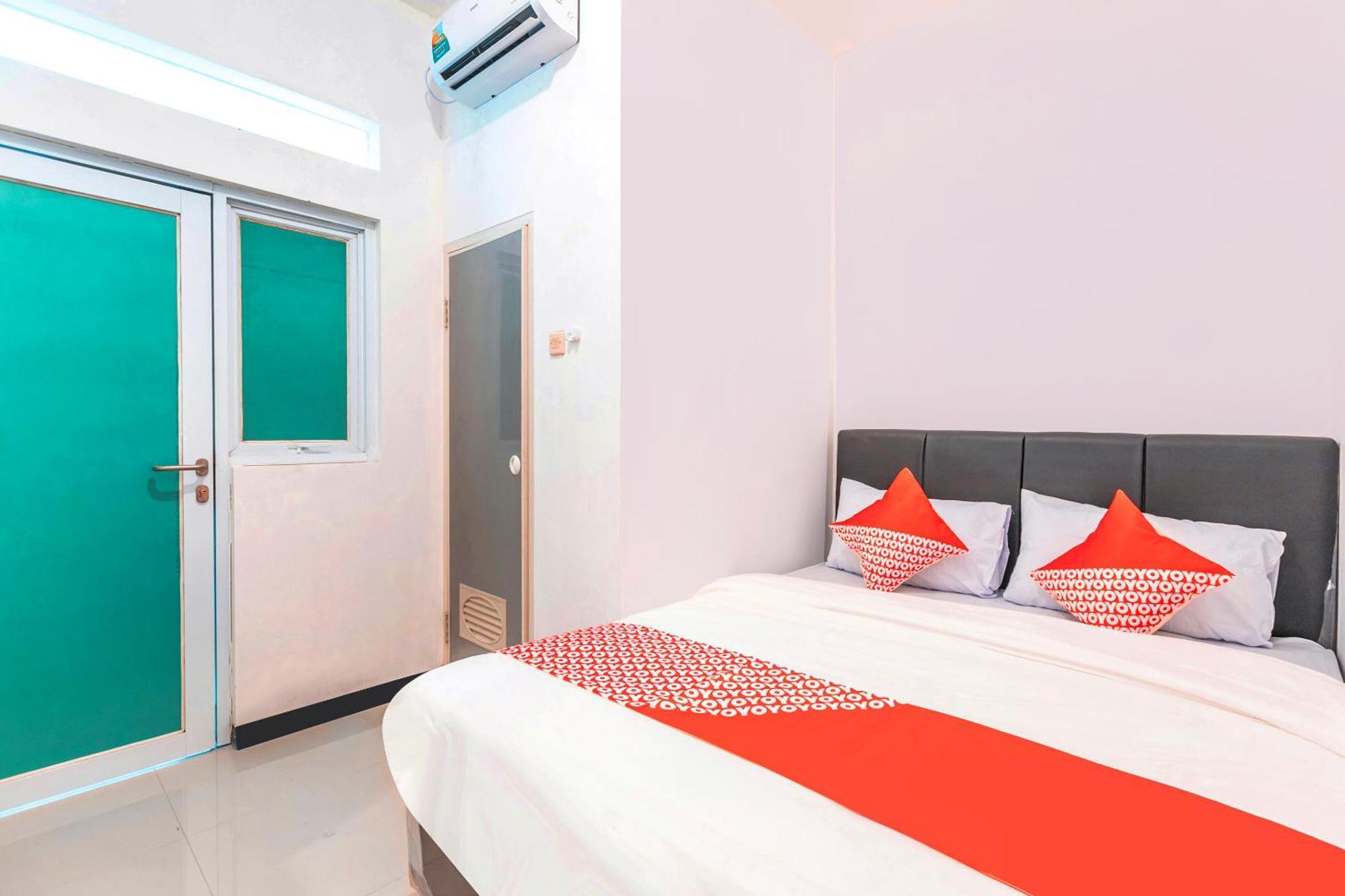 ג'קרטה Super Oyo 2223 J&B Room Utan Kayu מראה חיצוני תמונה
